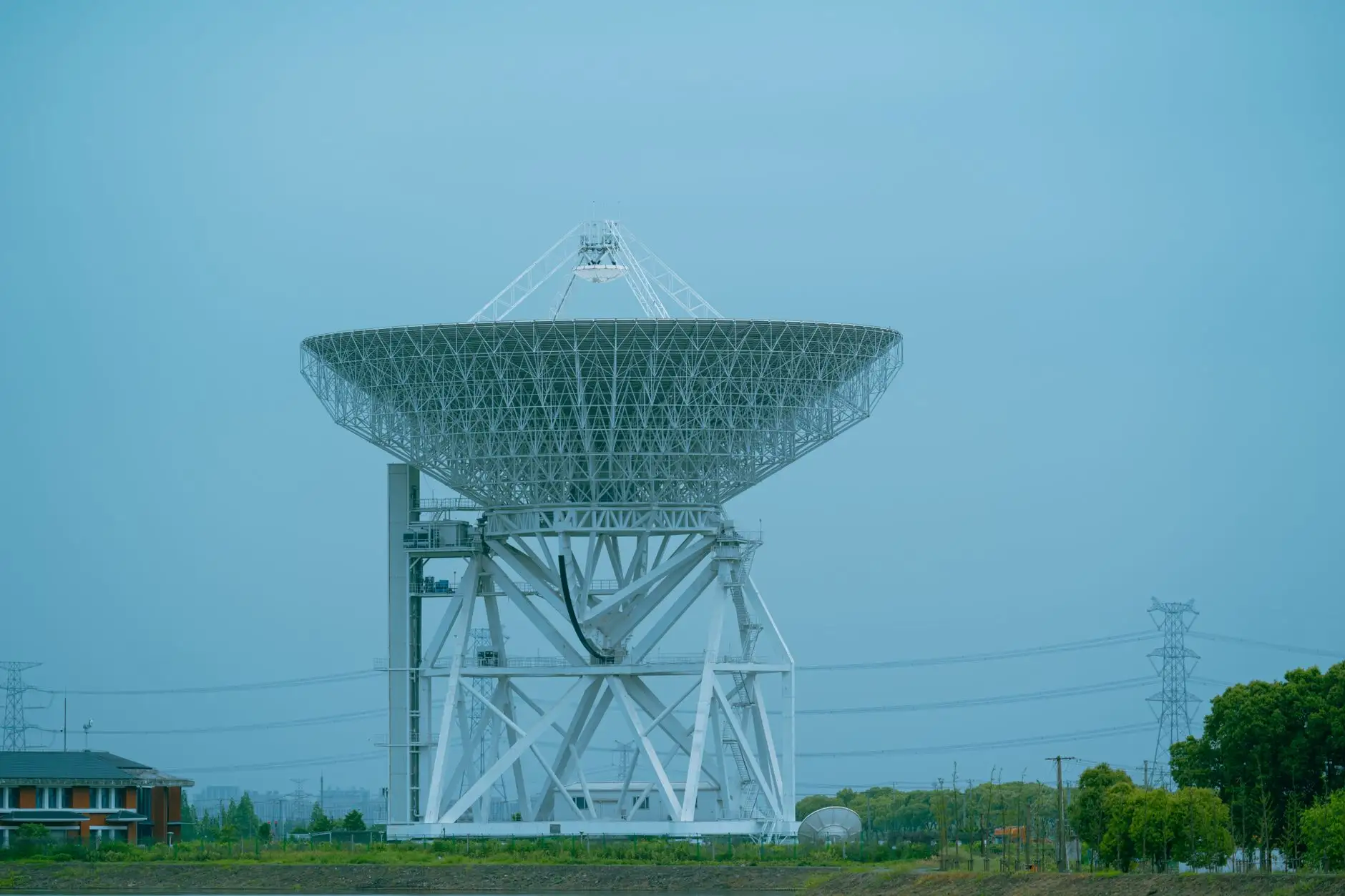 深圳中智明科解读：2025年智能设备系统集成技术趋势与应用前景
