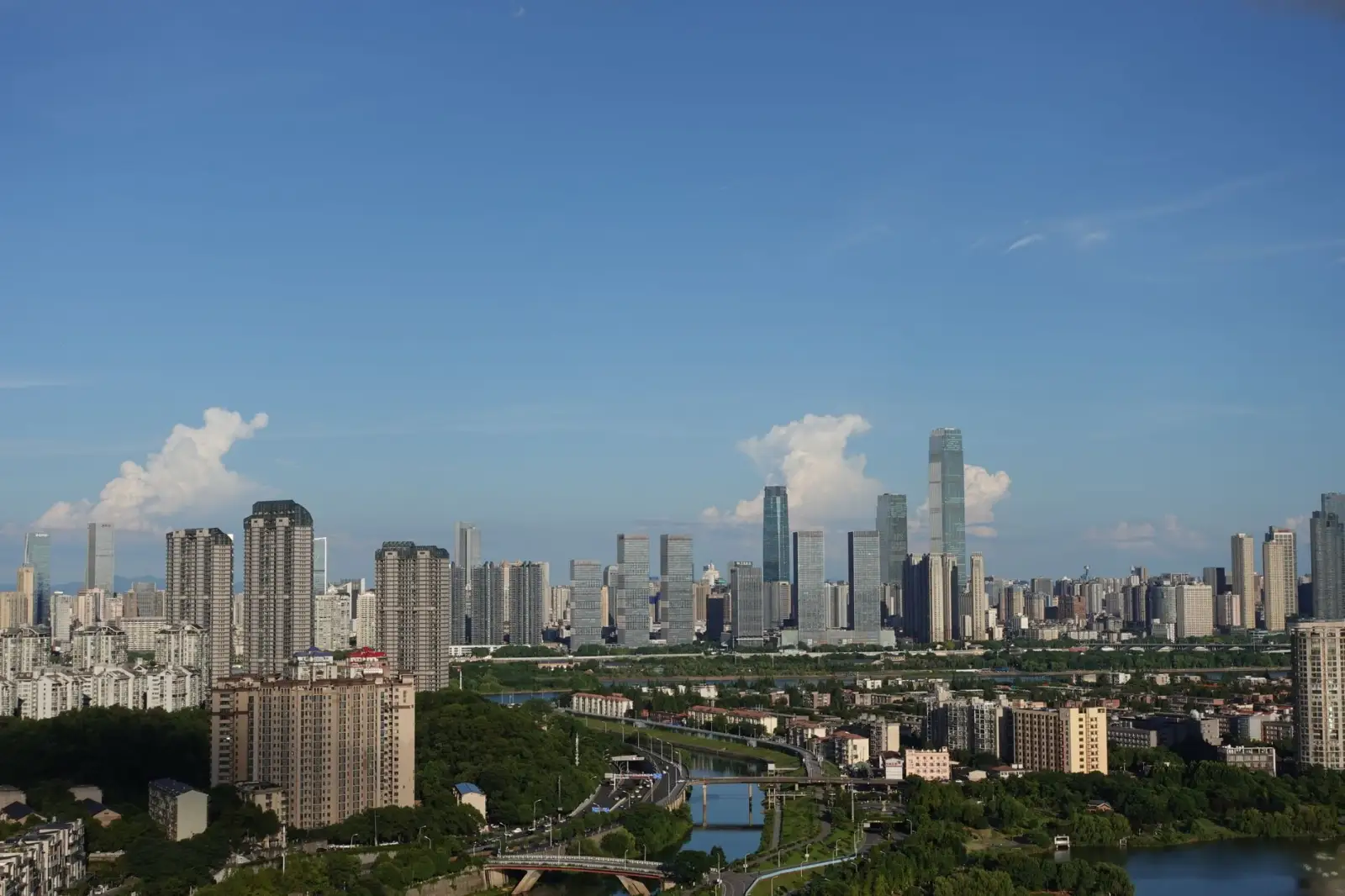 智能科技行业工业设备智能化升级方案设计思路与案例解析